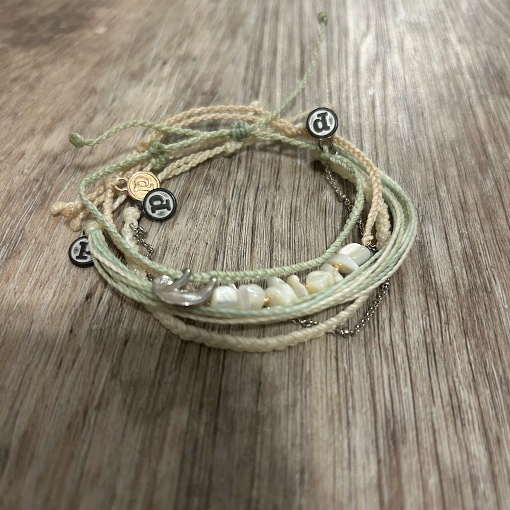 Puravida bracelet bundle (4 included) NWOT